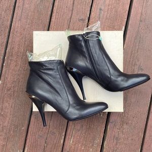 Emanualla Passeri Vero Cuoio black leather booties US 8